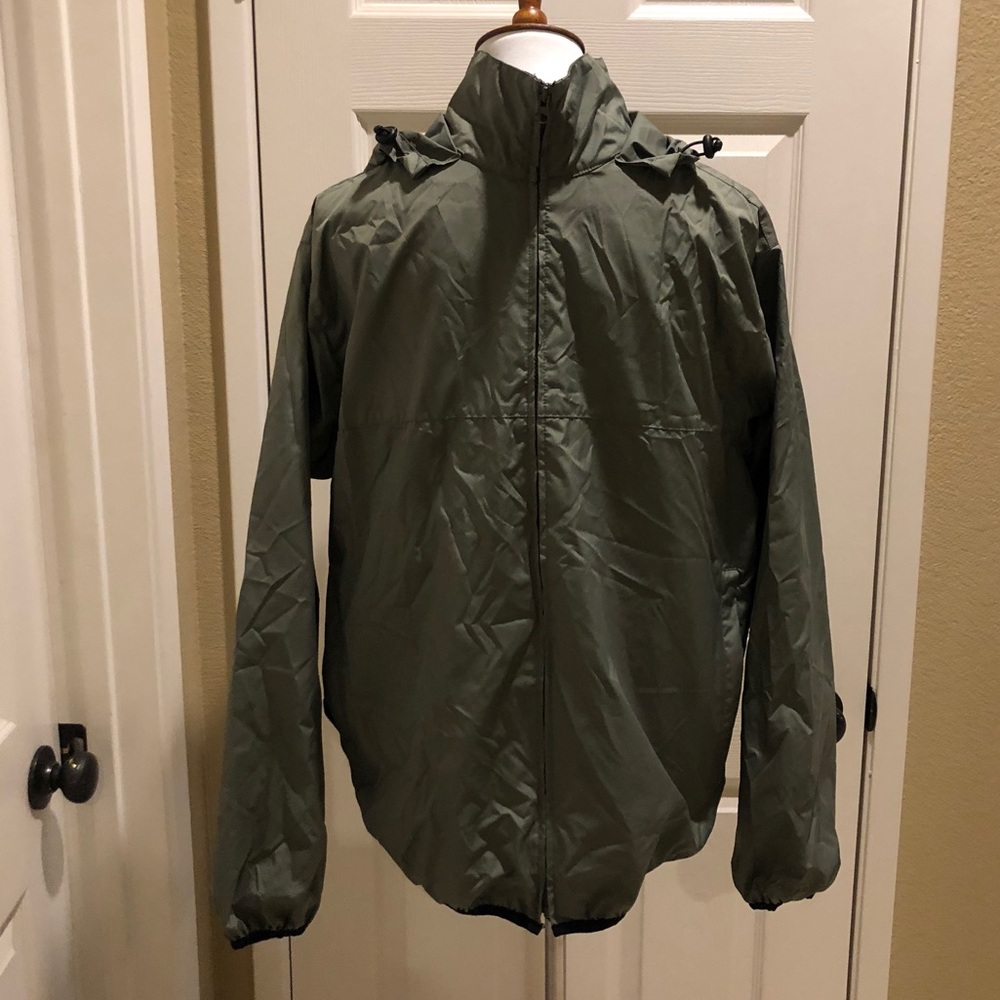 Izod XFG Packable Jacket in like new condition
